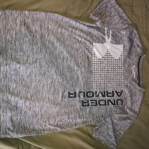 Boys Under Armour shirt. Size youth XL